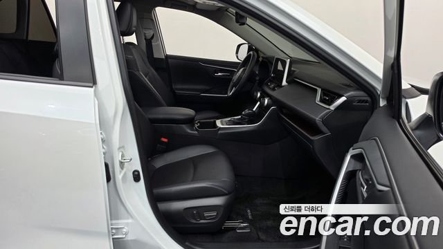 Toyota RAV4 2024 — photo 16