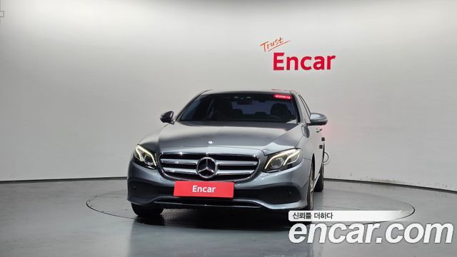 Mercedes-Benz E-Class 2017 — photo 3