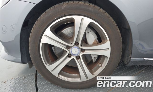 Mercedes-Benz E-Class 2017 — photo 5