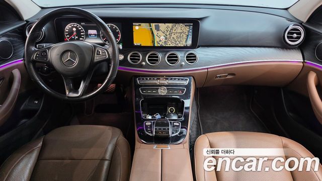 Mercedes-Benz E-Class 2017 — photo 10