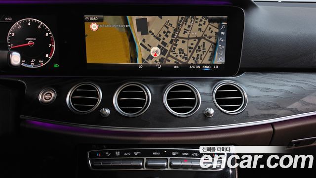 Mercedes-Benz E-Class 2017 — photo 18
