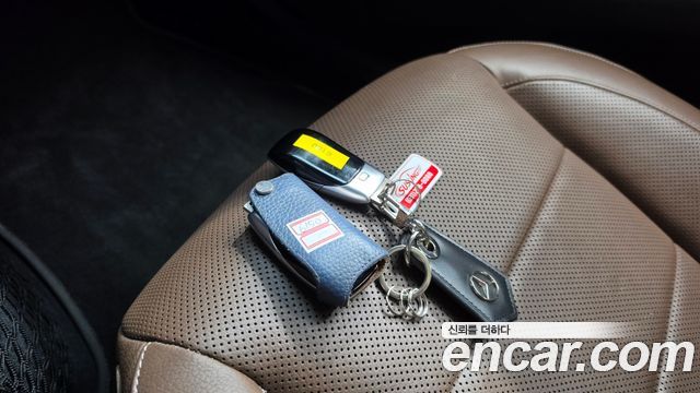 Mercedes-Benz E-Class 2017 — photo 21