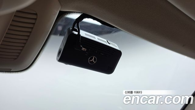 Mercedes-Benz E-Class 2017 — photo 26
