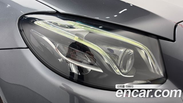 Mercedes-Benz E-Class 2017 — photo 8