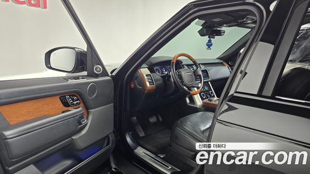 Land Rover Range Rover 2018 — photo 13