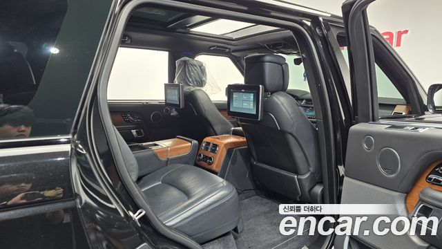 Land Rover Range Rover 2018 — photo 17