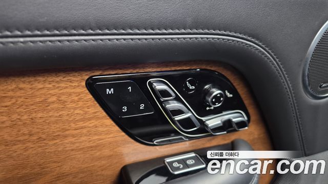 Land Rover Range Rover 2018 — photo 23