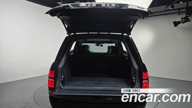 Land Rover Range Rover 2018 — photo 25