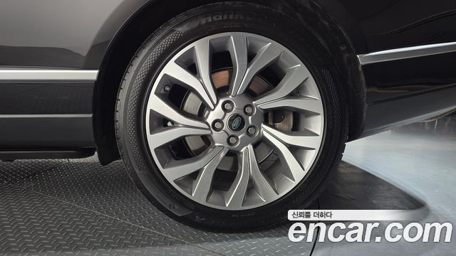 Land Rover Range Rover 2018 — photo 7