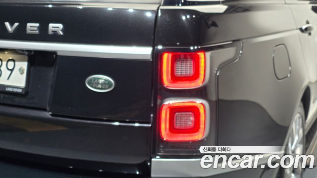 Land Rover Range Rover 2018 — photo 9