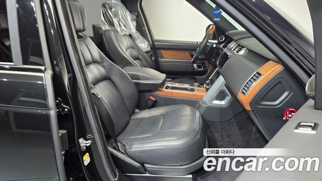 Land Rover Range Rover 2018 — photo 16