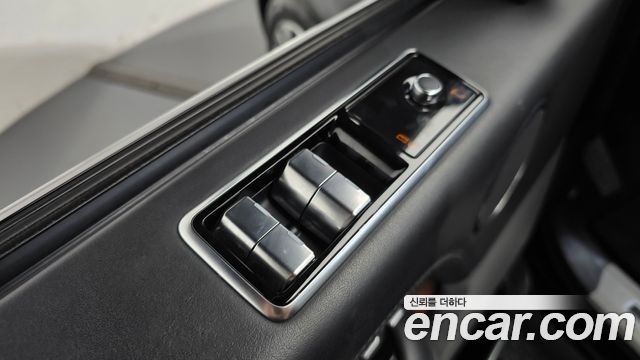 Land Rover Range Rover 2018 — photo 30