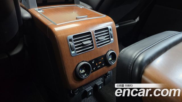 Land Rover Range Rover 2018 — photo 35