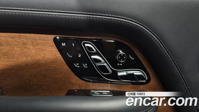 Land Rover Range Rover 2018 — photo 36