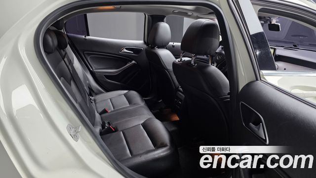 Mercedes-Benz GLA-Class 2015 — photo 12