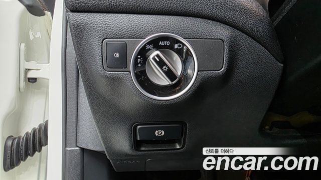 Mercedes-Benz GLA-Class 2015 — photo 16
