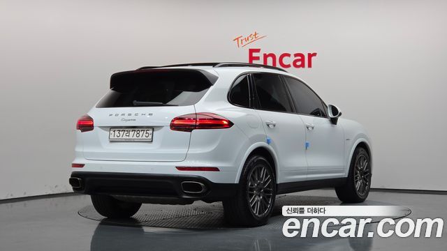 Porsche Cayenne 2017 — photo 2