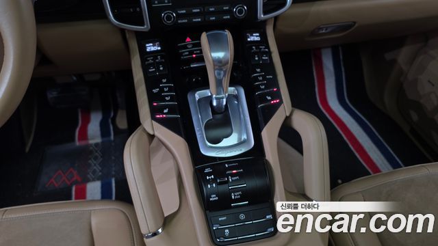 Porsche Cayenne 2017 — photo 9