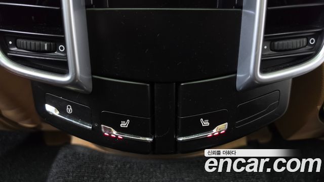 Porsche Cayenne 2017 — photo 20