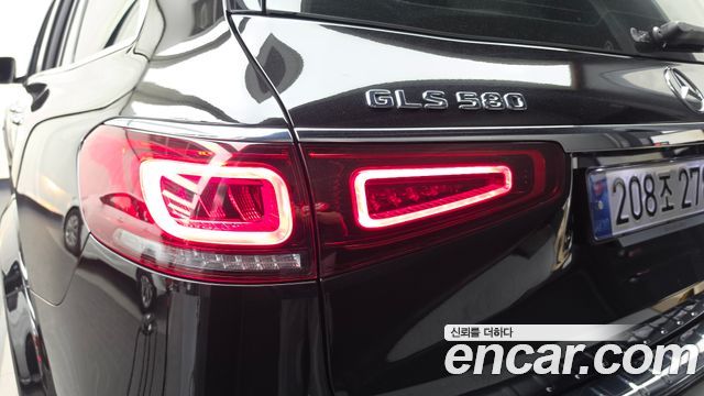 Mercedes-Benz GLS-Class 2023 — photo 9