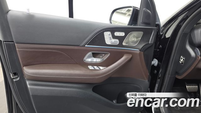 Mercedes-Benz GLS-Class 2023 — photo 14