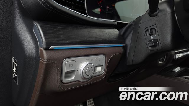 Mercedes-Benz GLS-Class 2023 — photo 27