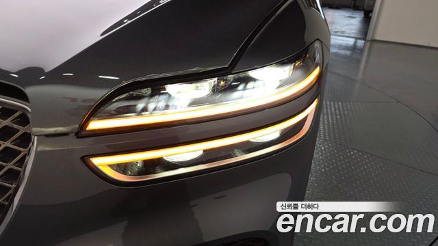 Genesis GV70 2021 — photo 8