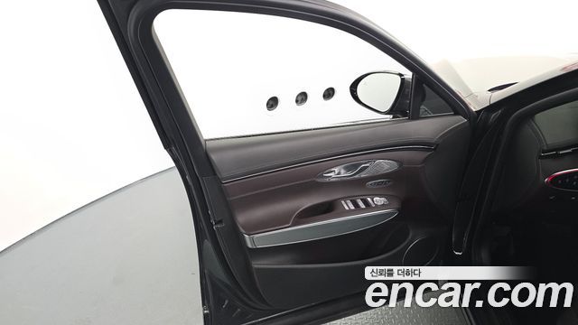 Genesis GV70 2021 — photo 14