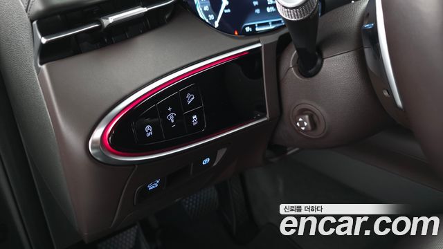 Genesis GV70 2021 — photo 27