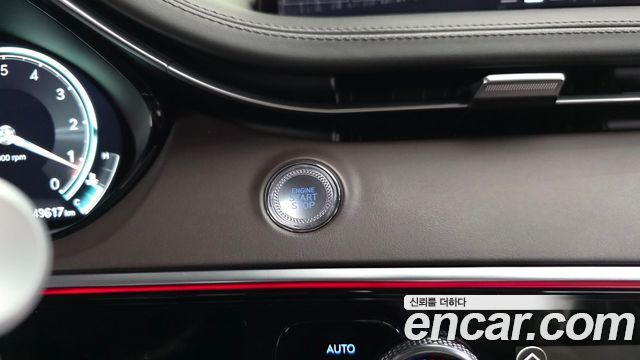 Genesis GV70 2021 — photo 28