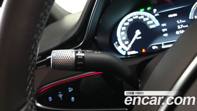 Genesis GV70 2021 — photo 29