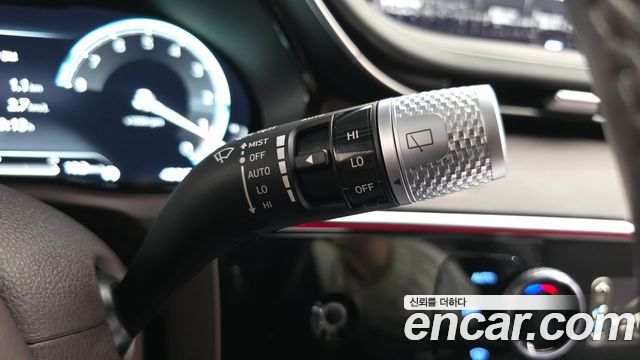 Genesis GV70 2021 — photo 30