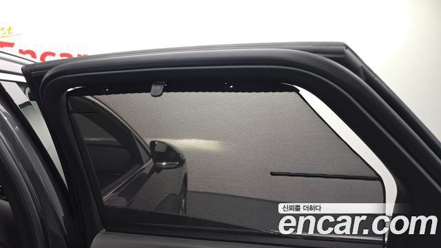 Genesis GV70 2021 — photo 39