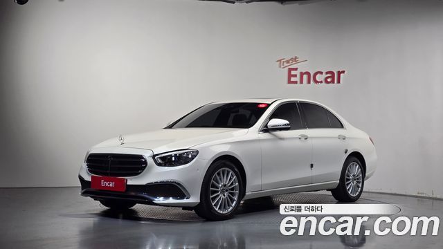 Mercedes-Benz E-Class 2023 — photo 1