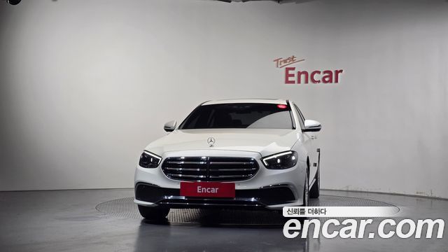 Mercedes-Benz E-Class 2023 — photo 3