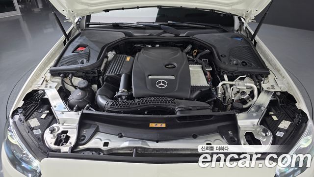 Mercedes-Benz E-Class 2023 — photo 6