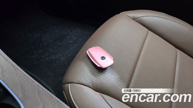 Mercedes-Benz E-Class 2023 — photo 21