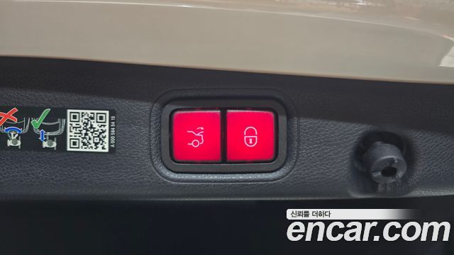 Mercedes-Benz E-Class 2023 — photo 25
