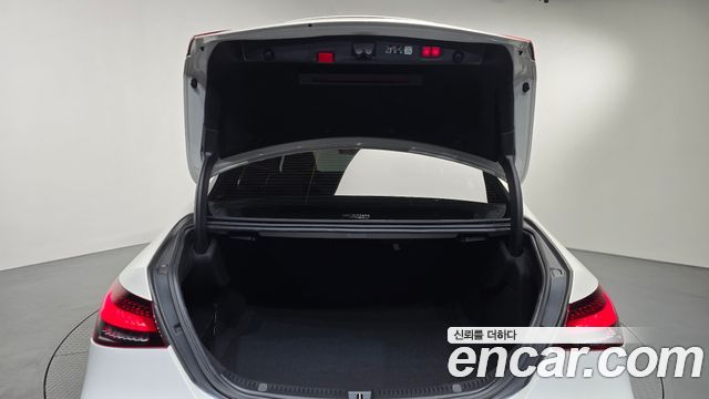 Mercedes-Benz E-Class 2023 — photo 26