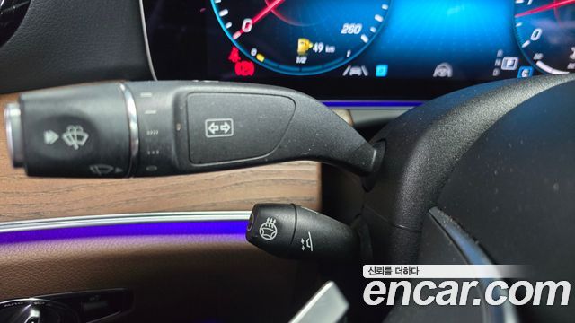 Mercedes-Benz E-Class 2023 — photo 28