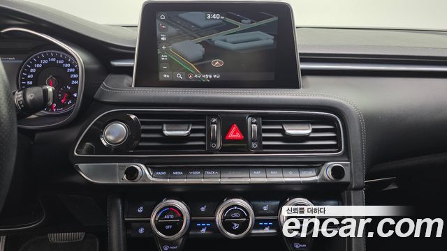 Genesis G70 2019 — photo 12