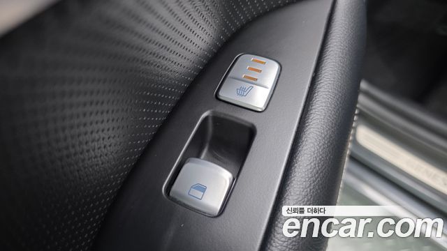 Genesis G70 2019 — photo 15