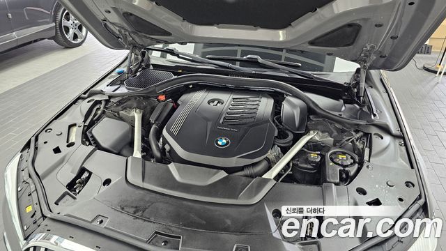 BMW 7-Series 2021 — photo 6