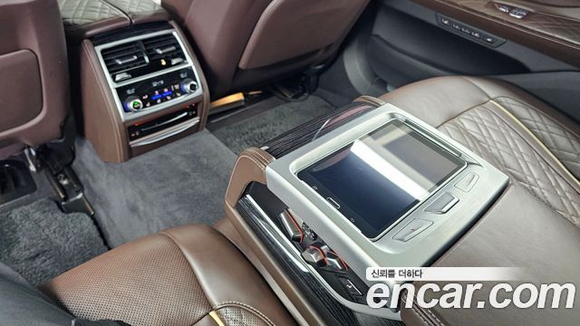 BMW 7-Series 2021 — photo 19