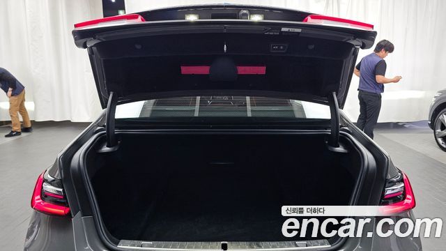 BMW 7-Series 2021 — photo 20