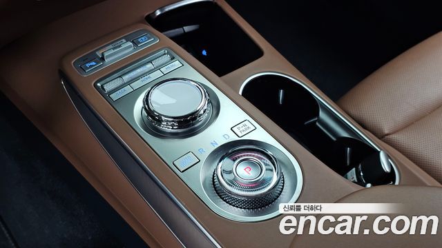 Genesis GV70 2022 — photo 12