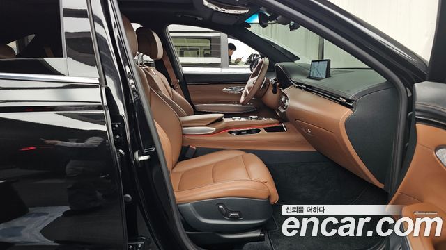 Genesis GV70 2022 — photo 17