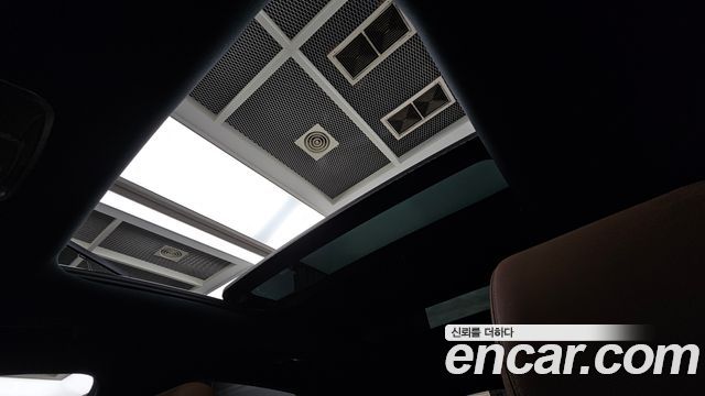 Genesis GV70 2022 — photo 23