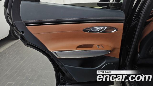 Genesis GV70 2022 — photo 15
