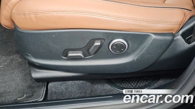 Genesis GV70 2022 — photo 16